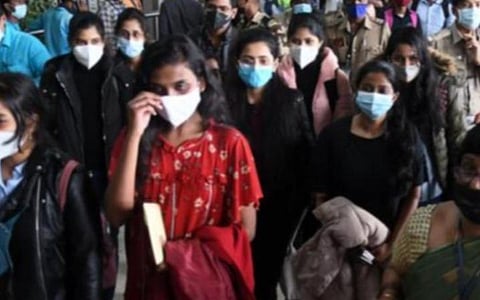 உக்ரைனில் செமஸ்டர் கட்டணம் செலுத்தாததால் மருத்துவப் பல்கலை.யில் இருந்து 104 இந்திய மாணவர்கள் நீக்கம்