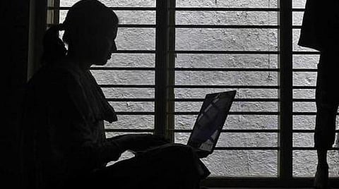 வீட்டில் அலுவலக பணி சூழல் மாற்றம் - அலுவலகம் வர சொன்னதால் 800 ஊழியர்கள் ராஜினாமா