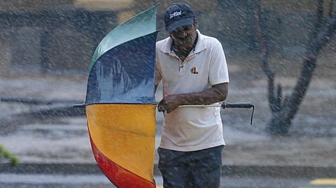 இலங்கையில் கனமழை, வெள்ளம் - இலங்கையில் 600+ குடும்பங்கள் பாதிப்பு