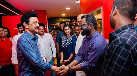 'நெஞ்சுக்கு நீதி' படத்தைப் பார்த்து படக்குழுவினரை வாழ்த்திய முதல்வர் ஸ்டாலின்