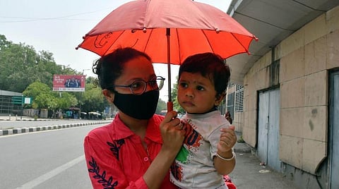 டெல்லியில் 120 டிகிரி வெயில்: கடும் வெப்பத்தால் பொதுமக்கள் அவதி