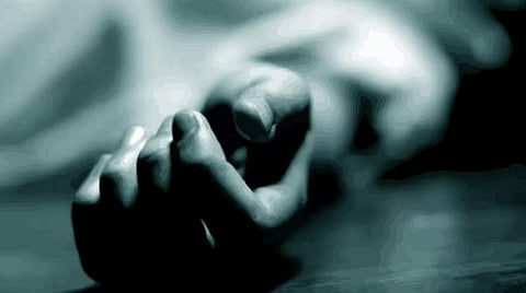 “இது போலி உலகம்” - கடலூர் தனியார் கல்லூரி கழிவறையில் தூக்கில் தொங்கிய நிலையில் மாணவி உடல் மீட்பு