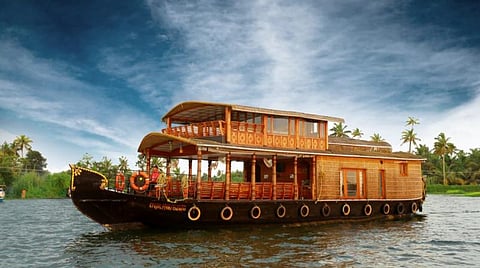 உணவுச் சுற்றுலா - மிதக்கும் நாட்டு மருந்துக் கடை