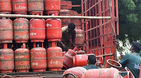 தமிழகத்தில் சமையல் காஸ் சிலிண்டர் விலை அதிகரிப்பு