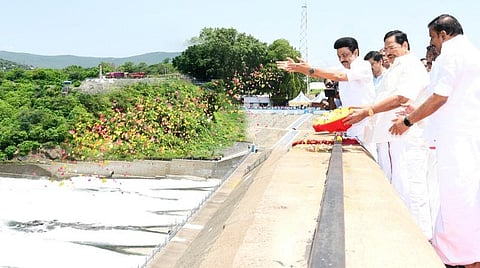 மேட்டூர் அணையில் இருந்து முன்கூட்டியே தண்ணீர் திறப்பதால் நன்மைகள் என்னென்ன?