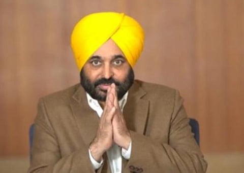 ஊழல் குற்றச்சாட்டு: சுகாதார அமைச்சரை பதவி நீக்கம் செய்த பஞ்சாப் முதல்வர்