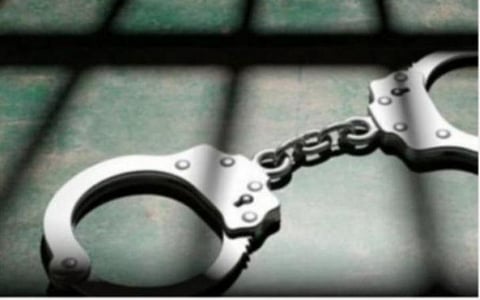 உசிலம்பட்டி அருகே 750 கிலோ குட்கா பொருட்கள் பறிமுதல்: 5 பேர் கைது