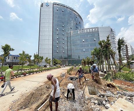 நந்தனத்தில் ரூ.365 கோடி மதிப்பில் கட்டப்பட்டு வரும் மெட்ரோ ரயில் நிறுவனத்தின் தலைமை அலுவலகம். படம்: பு.க.பிரவீன்