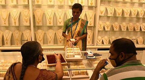 தங்கம் விலை உயர்வு: இன்றைய நிலவரம் என்ன?