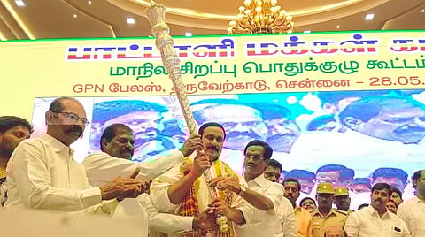 பாமக புதிய தலைவராக அன்புமணி ராமதாஸ் தேர்வு: சிறப்பு பொதுக் குழுவில் தீர்மானம் நிறைவேற்றம்