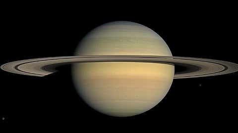 சனிக் கோள் ஏன் மெதுவாகச் சுற்றுகிறது? - திலகா