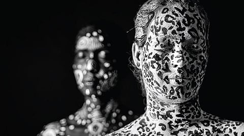 மேனியில் மிளிரும் ஓவியம்