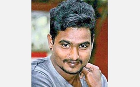 விஜய் காம்ளே