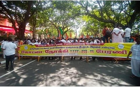 தமிழக அரசு பெட்ரோல், டீசல் வரியை குறைக்க வலியுறுத்தி சென்னையில் பாஜகவினர் பேரணி