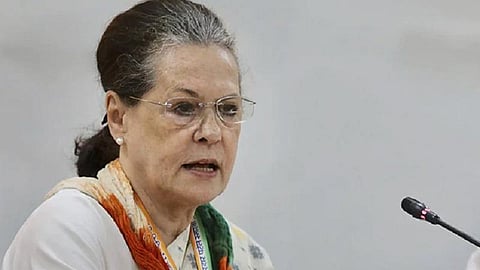 சோனியா காந்திக்கு கரோனா தொற்று: லேசான அறிகுறிகளே இருப்பதாக தகவல்