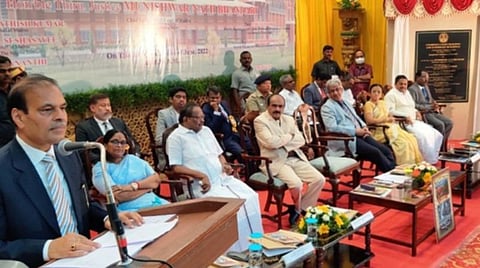 வழக்குகளை துரிதமாக முடிக்க நீதிமன்றம், வழக்கறிஞர் மன்றம் இணைந்து செயல்பட வேண்டும்: தலைமை நீதிபதி