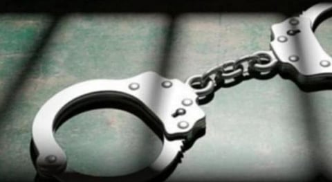 வங்கியில் பல கோடி ரூபாய் கடன் பெற்றுத் தருவதாக நகைக் கடை உரிமையாளரிடம் ரூ.1.18 கோடி மோசடி: மதுரையில் பெண் உட்பட 2 பேர் கைது