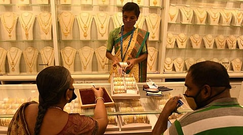 தங்கம் விலை உயர்வு: இன்றைய நிலவரம் என்ன?