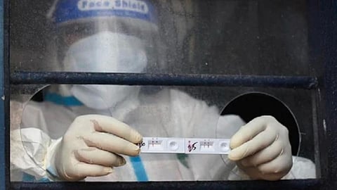 இந்தியாவில் அன்றாட கரோனா பாதிப்பு 7,240 ஆக அதிகரிப்பு: நேற்றைவிட 40% அதிகம்