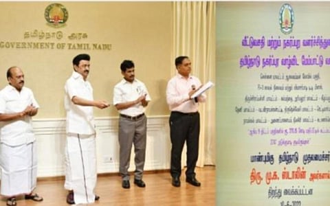 நகர்ப்புற வாழ்விட மேம்பாட்டு வாரியத்தின் ரூ.270.15 கோடி மதிப்பிலான புதிய குடியிருப்புகள்: ஒதுக்கீட்டு ஆணைகளை வழங்கிய முதல்வர்