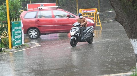 18 மாவட்டங்களில் நாளை கனமழைக்கு வாய்ப்பு - வானிலை மையம் தகவல்