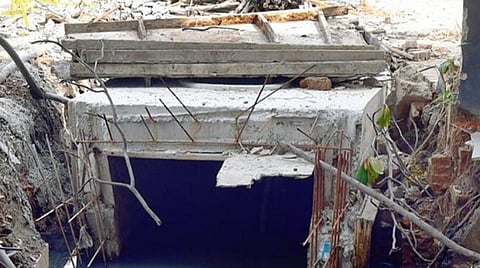 சென்னையில் சரியான காலத்திற்குள் மழைநீர் வடிகால் பணிகளை முடிக்காத 3 ஒப்பந்ததாரர்களுக்கு ரூ.75,000 அபராதம் விதிப்பு