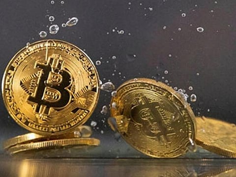 50% சரிந்த பிட்காயின்: அள்ளிக் கொடுத்த கிரிப்டோகரன்சி அத்தனையும் வீழ்ச்சி; அதிர்ச்சியில் முதலீட்டாளர்கள் 