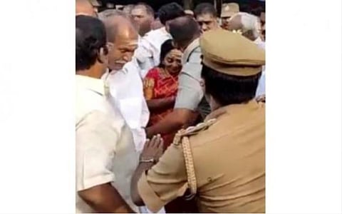 புதுச்சேரி முதல்வரை தள்ளிவிட்ட விவகாரம்:  சப்-இன்ஸ்பெக்டர் ஆயுதப்படைக்கு இடமாற்றம்