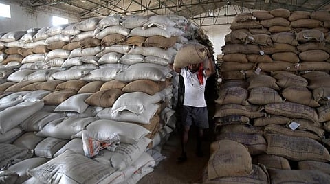 இந்தியாவிலிருந்து இறக்குமதியாகும் கோதுமையை ஏற்றுமதி செய்ய ஐக்கிய அரபு அமீரகம் தடை