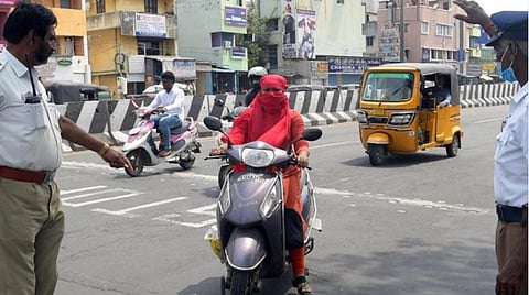 சென்னை | ‘ஸ்டாப் லைன்’ கடந்து வாகனம் நிறுத்திய 6,037 பேர் மீது வழக்கு