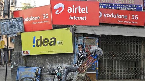 கட்டண உயர்வு - ஏப்ரலில் மட்டும் 70 லட்சம் வாடிக்கையாளர்களை இழந்த தொலைத்தொடர்பு நிறுவனங்கள்