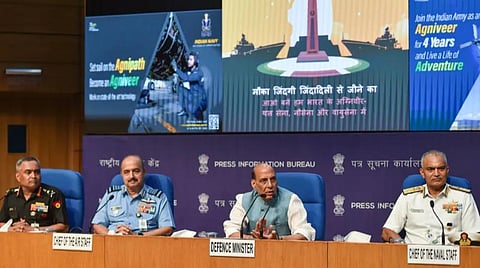 போராட்டத்தில் ஈடுபட்டவர்களுக்கு ராணுவத்தில் இடமில்லை; அக்னி பாதை திட்டத்தை வாபஸ் பெறமாட்டோம்: மத்திய அரசு