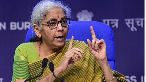 பணி நிமித்தமாக விமானத்தில் பயணிக்க குறைவான கட்டணத்தை தேர்ந்தெடுங்கள்: மத்திய அரசு ஊழியர்களுக்கு நிதியமைச்சகம் உத்தரவு