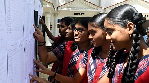 12-ம் வகுப்பு தேர்ச்சி விகிதம் | பெரம்பலூர் முதலிடம்; கடைசி இடத்தில் வேலூர்!