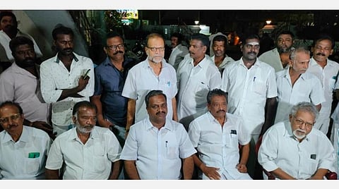 எடப்பாடி பழனிசாமி தலைமையேற்க வேண்டும்: காரைக்கால் மாவட்ட அதிமுக தீர்மானம்