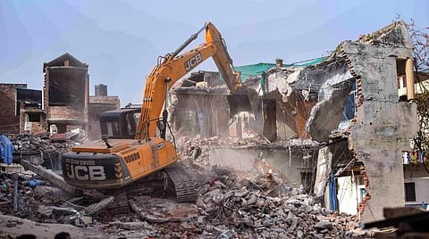 எந்த பிரிவினருக்கும் எதிராக இல்லை; சட்டவிரோத கட்டிடங்களே இடிக்கப்படுகின்றன - உச்ச நீதிமன்றத்தில் உ.பி. அரசு பதில்