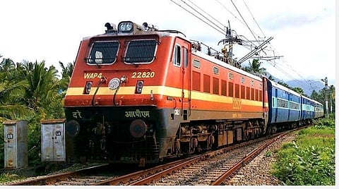 தீபாவளிக்கு சொந்த ஊர் செல்ல ரயில் டிக்கெட் முன்பதிவு இன்று தொடக்கம்