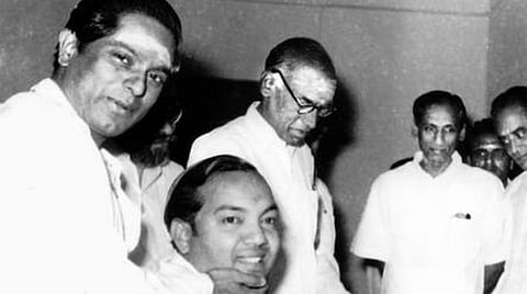 மீட்டருக்கு மேட்டரா, மேட்டருக்கு மீட்டரா?