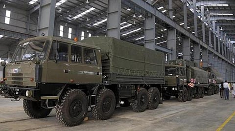 லடாக் எல்லையில் உள்நாட்டில் தயாரிக்கப்பட்ட கவச வாகனங்கள்