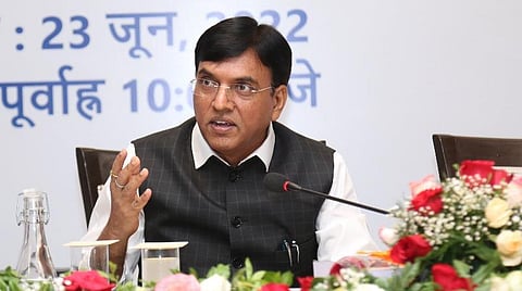 கரோனா பரவலை கட்டுப்படுத்த கண்காணிப்பு - மத்திய சுகாதாரத் துறை அமைச்சர் அறிவுறுத்தல்