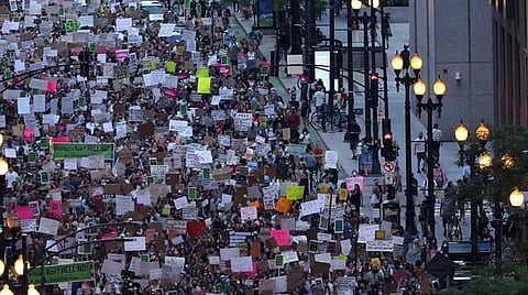பெண்களை தாயாக கட்டாயப்படுத்துவதா?- அமெரிக்காவில் தீர்ப்புக்கு எதிராக தீவிர போராட்டம்