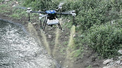 கொசுப் புழு ஒழிப்புக்கு ட்ரோன்களை இயக்க திருநங்கைகளை பணிக்கு அமர்த்தும் சென்னை மாநகராட்சி