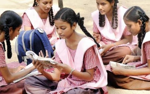 இப்படிக்கு இவர்கள்: மொழிப் பாடங்களைப் புறக்கணிக்கக் கூடாது!