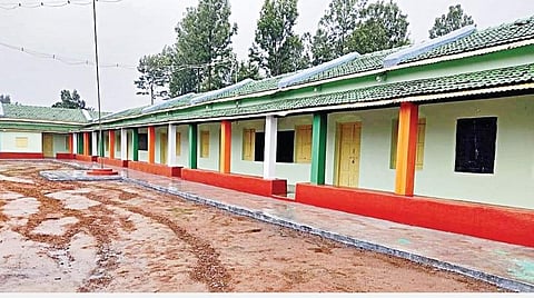 புதுப்பிக்கப்பட்ட கோக்கலாடா அரசு மேல் நிலைப்பள்ளி கட்டிடம்.