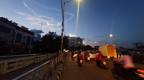 அந்தி வானில் பிஎஸ்எல்வி இட்ட அழகிய கோலங்கள்