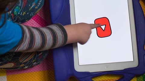 யூ-டியூபர்' ஆகும் குழந்தைகள்: பெற்றோரை எச்சரிக்கும் மனநல ஆலோசகர்