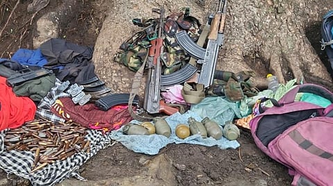 ஜம்மு காஷ்மீரில் 2 பயங்கரவாதிகளைப் பிடித்து காவல்துறையிடம் ஒப்படைத்த கிராம மக்கள்: டிஜிபி பாராட்டு