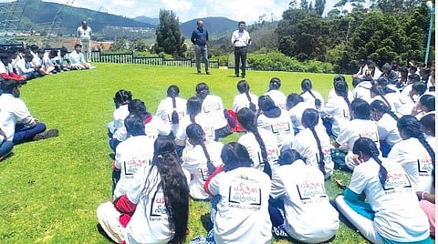 அரசுப் பள்ளி மாணவர்கள்: நொறுங்கிய பிம்பம்