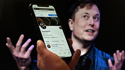 ட்விட்டர் நிறுவனத்தை வாங்குவதில் இருந்து பின்வாங்கல் - ஒப்பந்தத்தை நிறுத்திய எலான் மஸ்க்