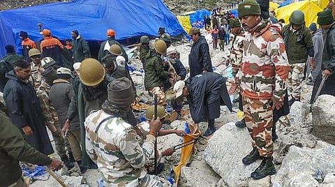 அமர்நாத் துயரம்: 16 பக்தர்கள் பலி, 40+ மாயம், 15,000 பேர் மீட்பு - கனமழையில் தொடரும் மீட்புப் பணி